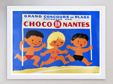 Load image into Gallery viewer, Vintage-style poster with children on a beach and Choco Nantes branding.
